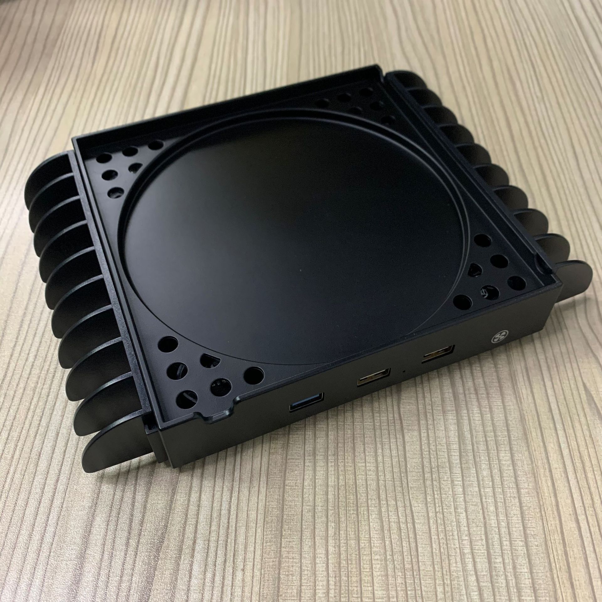 Multi-function Hub Cooling Base Plus Storage Rack - Image 2